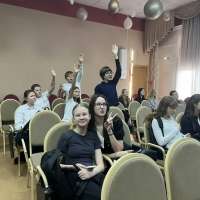 В МИРЕ СТРОК И СЮЖЕТОВ